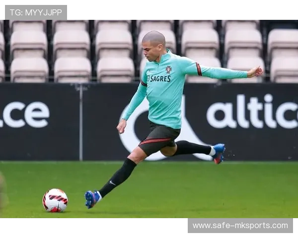 布拉加葡萄牙进攻足球代表 阿图尔-若热打造的流畅体系